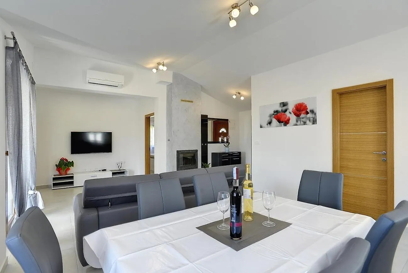 Casa Smoky Villa Lindar
